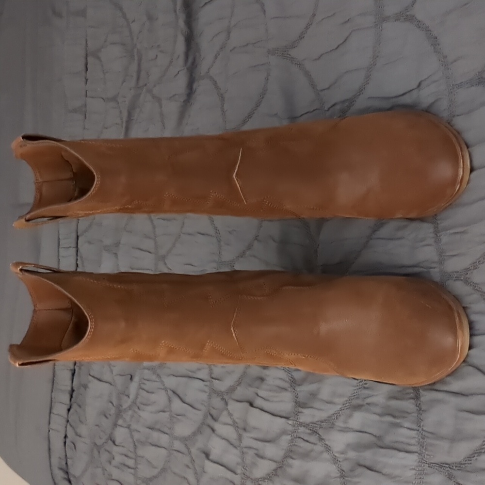 Boot mai size seven and a half